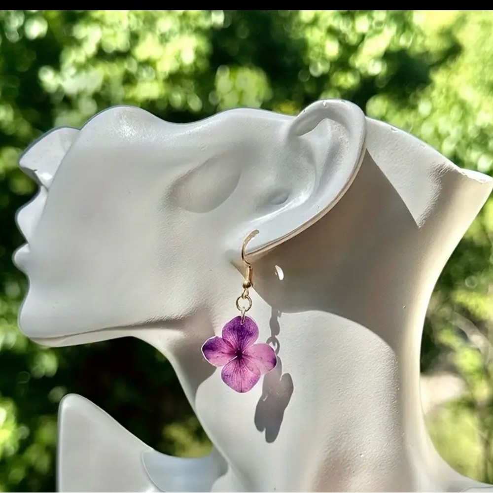 Handmade Elegant Purple Flower Drop Earrings